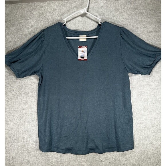 NWT Mod Ref Women's Light Blue Short Sleeve Polyester Rayon V-Neck Tee Size XL - Picture 1 of 9